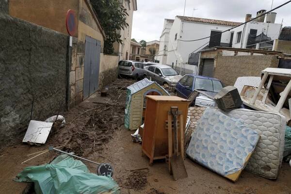 Mallorca se vzpamatovává ze spouště s deseti mrtvými. Smetáku se chopil i Nadal