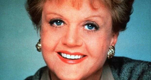 Ve věku 96 let zemřela herečka Angela Lansbury, kterou proslavila role Jessiky Flatcherové v seriálu To je vražda, napsala