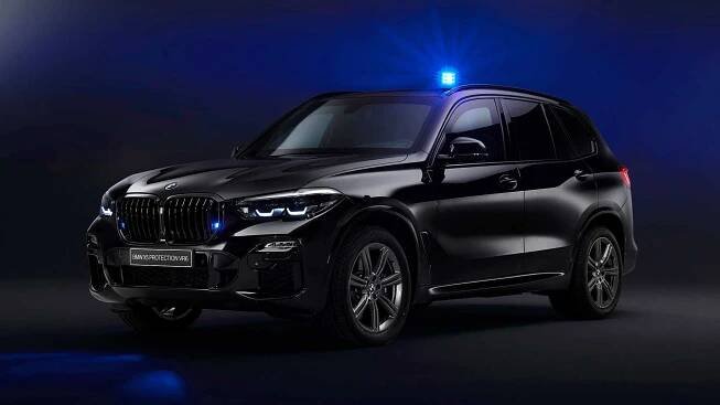Obrněné BMW X5 odolá střelbě z kalašnikova, výbuchům bomb i útoku dronu! A co když zaútočí tank?