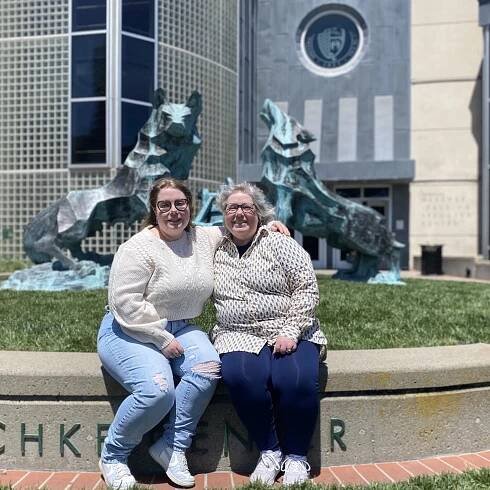 Megan Baker ’23 and mom Jenny Baker