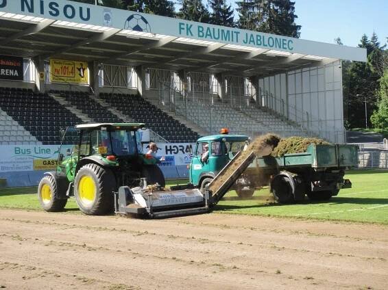 FK BAUMIT Jablonec – rekonstrukce hrací plochy – Envos, s.r.o.