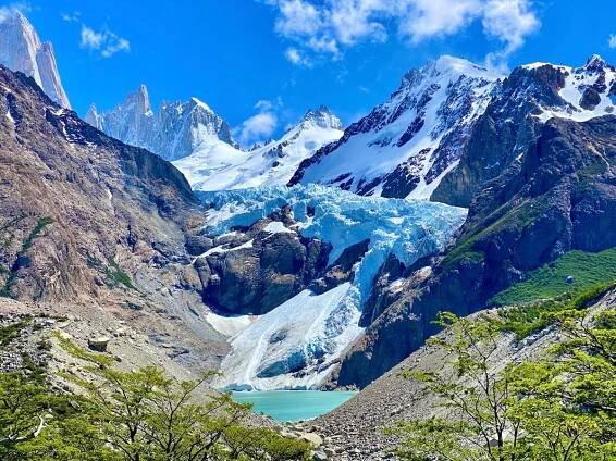 Mirador Piedras Blancas - overlooking a glacier in the mountains