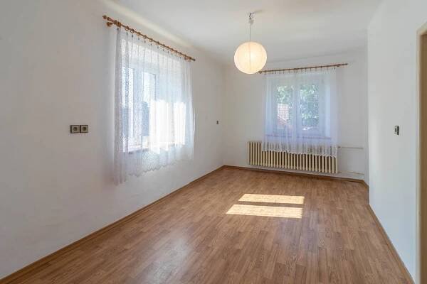 TAURUM reality PRODÁNO - Prodej rodinného domu 4+1 ve Strojeticích u Vlašimi - Realitní kancelář