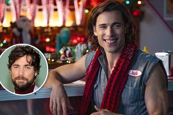 Dustin Milligan in Hot Frosty
