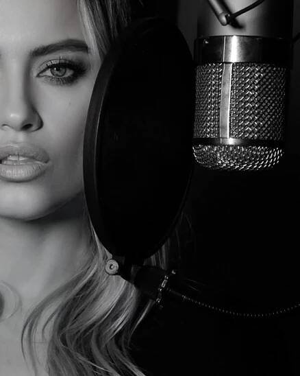 Lola Ponce - Telenovely.net ... vše o telenovelách na jednom místě