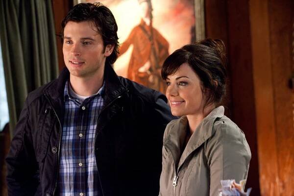 Smallville - Únik - Z filmu - Tom Welling, Erica Durance