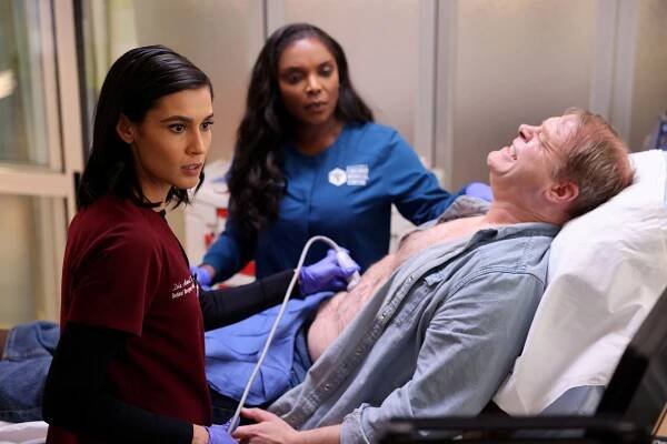 Nemocnice Chicago Med - These Are Not the Droids You Are Looking For - Z filmu - Sophia Ali, Marlyne Barrett, Kiff VandenHeuvel