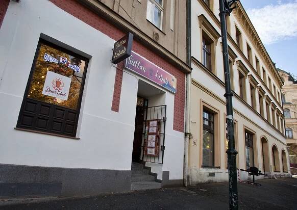 Žalobce zrušil stíhání prodavače kebabu z Plzně kvůli protižidovským nápisům