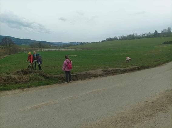 Ukliďme Česko - Oficiální stránky obce Lažiště