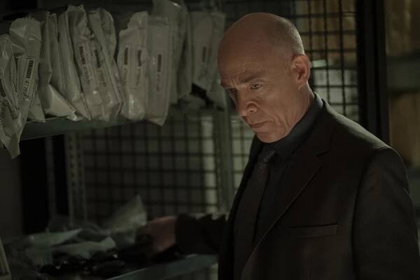 Dva světy - Shadow Puppets - Z filmu - J.K. Simmons