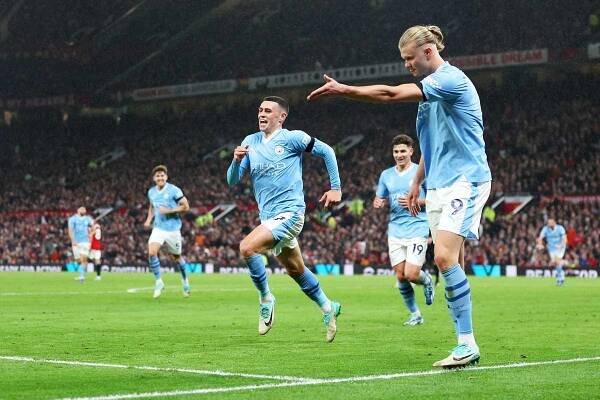 Manchester City hladce ovládl derby s United, West Ham doma překvapivě padl s Evertonem