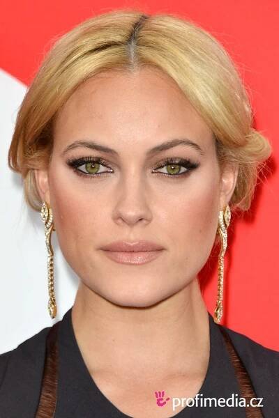 Peta Murgatroyd - celebrity účes - HappyHair