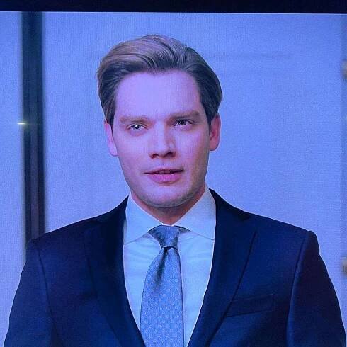 Who is Dominic Sherwood? Bio, Net Worth, Age, Height, Family, Tattoos, 24