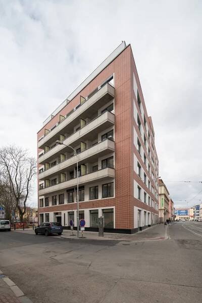 BRNO – BYTOVÝ DŮM HYBEŠOVA — Den architektury Archív