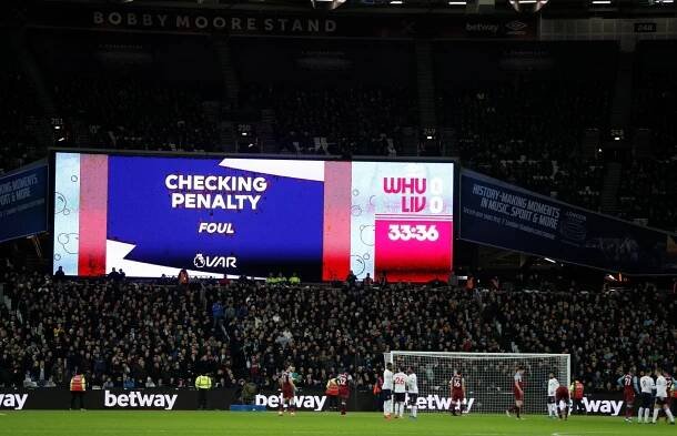 Čekání na Součka. Česká posila viděla, jak West Ham nestačí na nezdolatelný Liverpool
