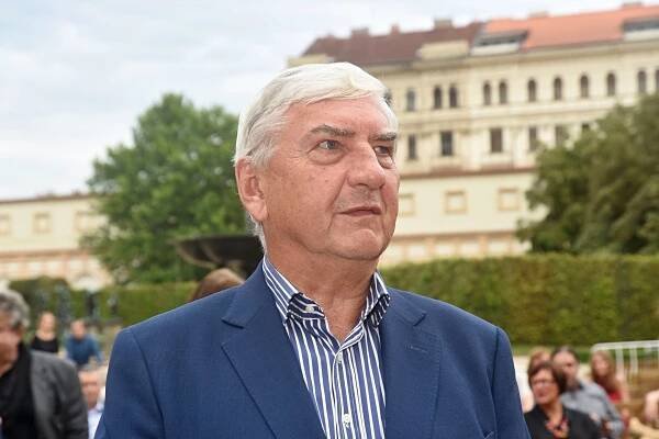 FOTO: Miroslav Donutil patří k našim nejpopulárnějším hercům. – stránka 165