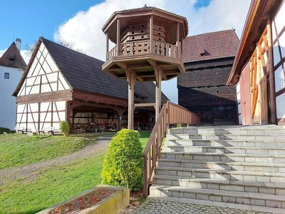 Středověké město, vinobraní i strašidla. Na hradě Seeberg připravili řadu akcí