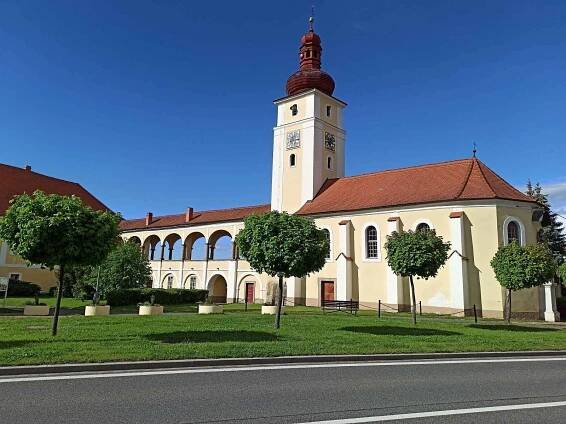 Kostel sv. Martina v Nových Dvorech.