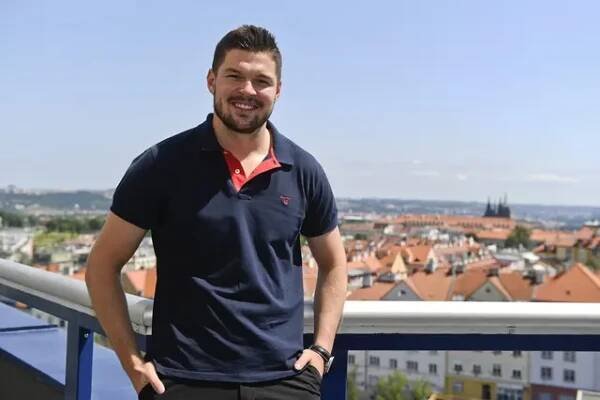 Se dvěma malými syny bylo pro Tomáše Hertla jasné, že po přestupu do Vegas bude hledat i stabilní zázemí pro rodinu.