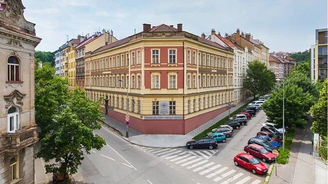 University College Prague (UCP)