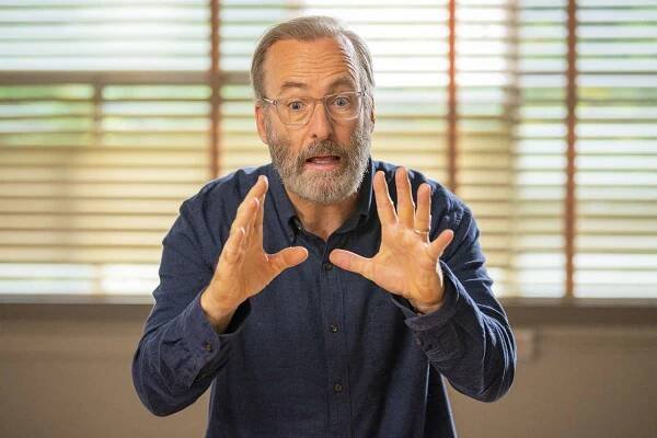 Bob Odenkirk as Hank in 'Lucky Hank'