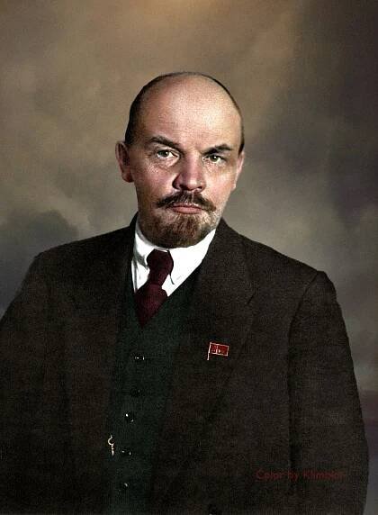 Lenin na kolorovaných fotkách: Parlament je žvanírna a kapitalisty pověsíme, říkával