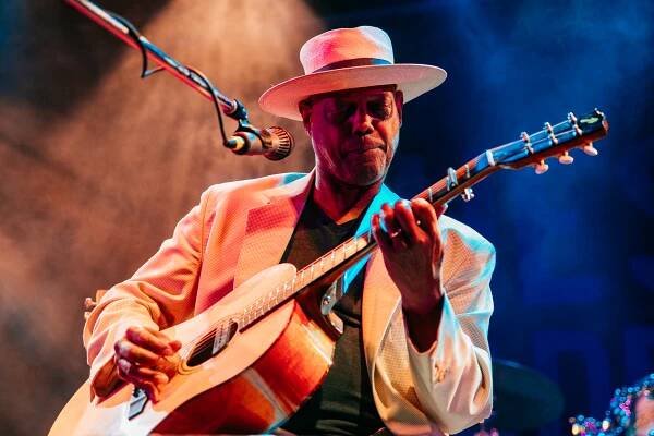 2024 Gallery - Blues on Broadbeach