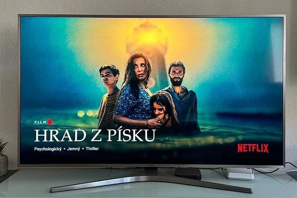 Streamovací hity na víkend: thriller Hrad z písku a druhá řada Nočního agenta – Na co se o víkendu podívat na Netflixu a Maxu