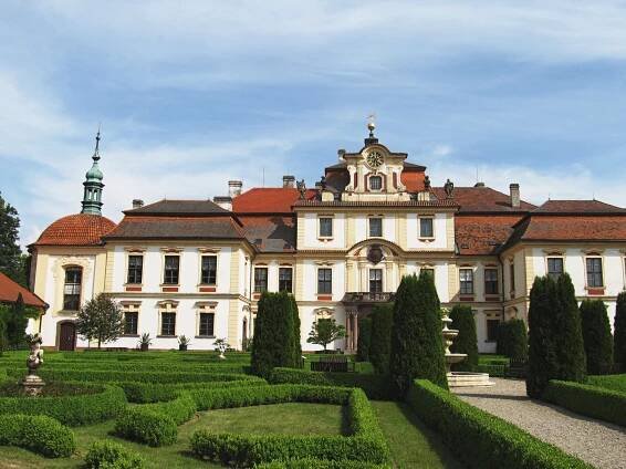 Soubor:Zámek Jemniště (1).jpg – Wikipedie