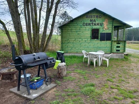 Bistro na Čerťáku nedaleko Stráže zahajuje letošní sezonu, zatím jen o víkendech