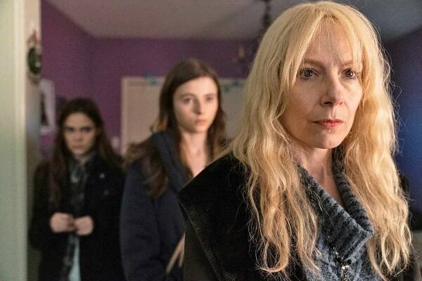 Amy Ryan (right) as Mari Gilbert in 'Lost Girls'