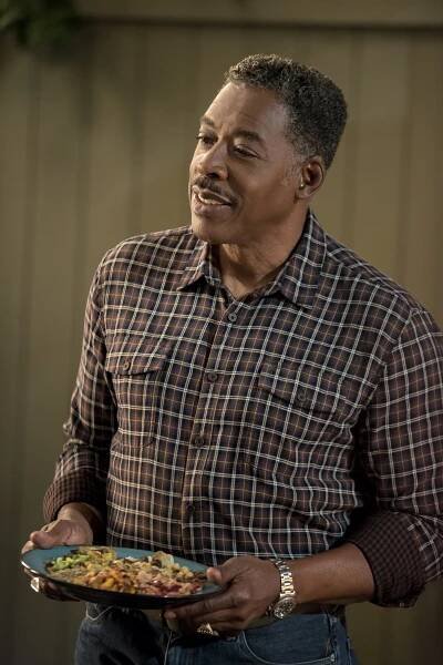 Grace a Frankie - Omluva - Z filmu - Ernie Hudson