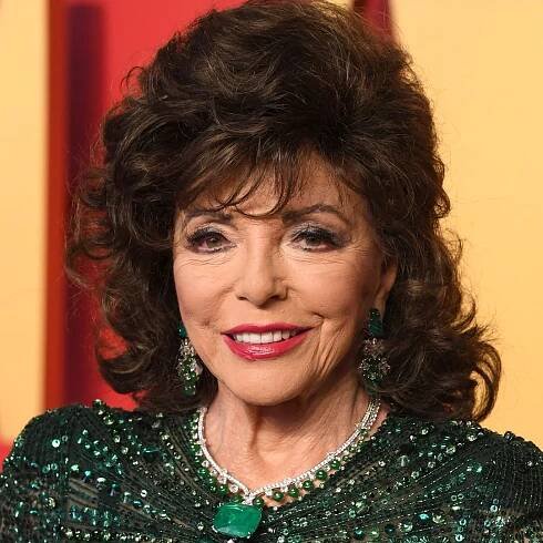 Joan Collins floors fans with platinum blonde transformation