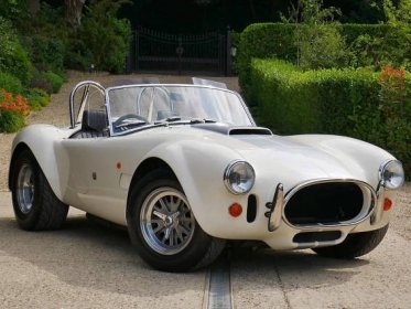 ANOTHER REBORN AC COBRA DUE FOR SALES LAUNCH IN BRITAIN