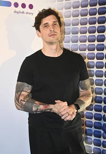 Další slavný hráč ve Zrádcích. K Brzobohaté se přidá známý podcaster. Potvrzená zpráva dostala i Ewu Farnou