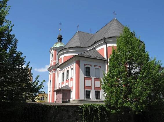 Soubor:Velké Hoštice, kostel sv. Jana Křtitele.jpg