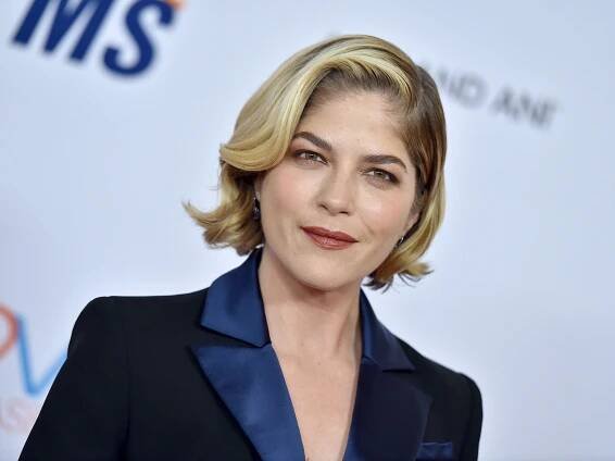 Selma Blair Shares the First Moment She Noticed Her Leg Was Numb Prior to MS Diagnosis