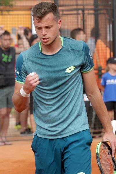 Pavlásek se probil kvalifikací French Open, Siniaková si zahraje v Norimberku o finále