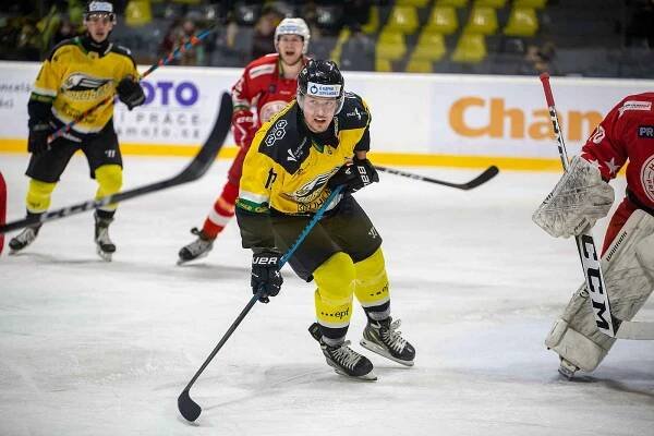 Chance liga, 44. kolo: HC Baník Sokolov - HC Slavia Praha.