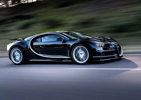 Nové Bugatti Chiron za 65 milionů korun má 1500 koní. Aspiruje na nejrychlejší auto světa