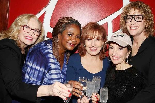 Cathy Moriarty, Tonya Pinkins, Joy Behar, Susan Lucci and Judy Gold pose at a celebration dinner hosted by Joy Behar toasting the new cast of "My First Ex-Husband"