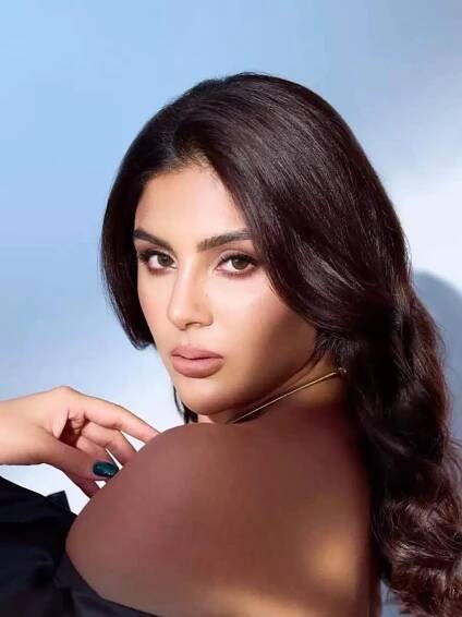 Samyuktha Embraces the Beauty of Bold and Iconic Fashion Choices