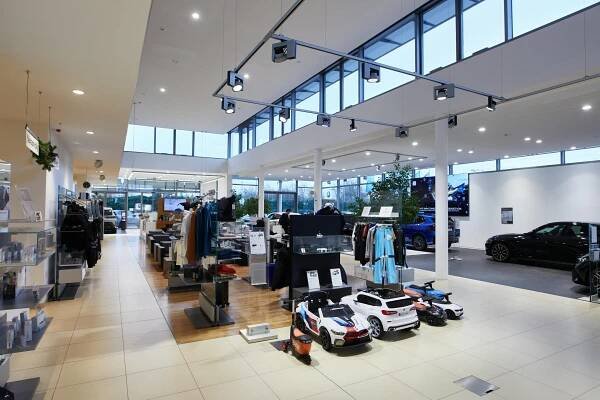 Informace o společnosti - BMW AutoWallis - BMW Praha, BMW Hradec Králové - Březhrad a BMW Pardubice