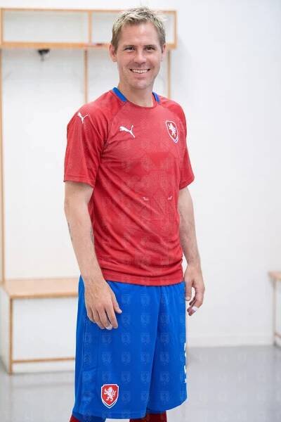 Unikátní možnost získat hráčské dresy z exhibice na počest Tomáše Rosického! | FOTBAL.CZ