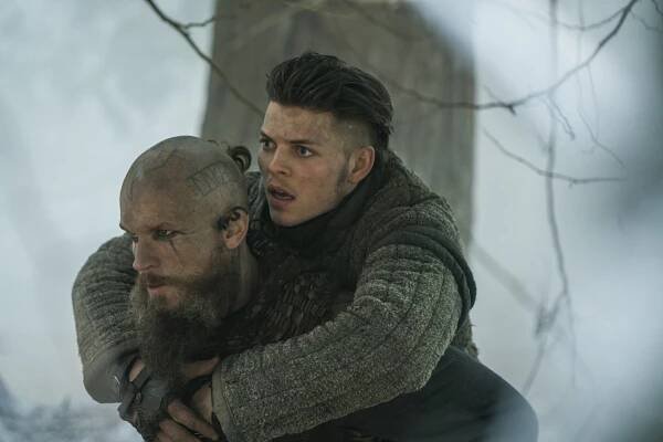 Vikingové - Velká armáda - Z filmu - Gustaf Skarsgård, Alex Høgh Andersen