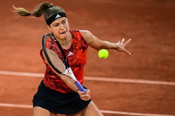 Česká tenistka Karolína Muchová ve vítězném utkání na French Open 2023 - sledujte dnes tenis Muchová vs Avanesyan v osmifinále Roland Garros 2023 živě online