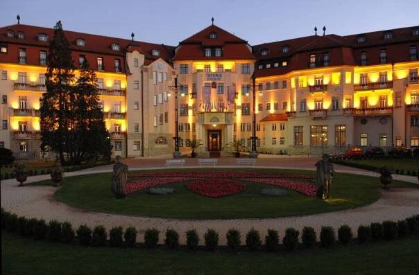 Pobyt Ubytování s polopenzí - Thermia Palace Ensana Health Spa Hotel | Lázně Travel