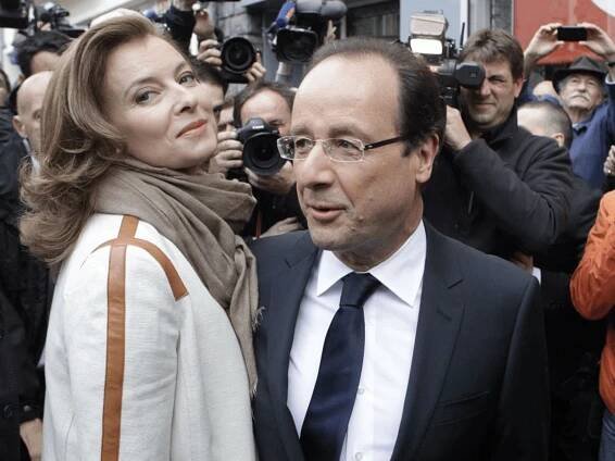 Francois Hollande 'affair' latest: French first lady Valerie Trierweiler demands official statement and 'rapid clarification' of her status as hospital stay extended