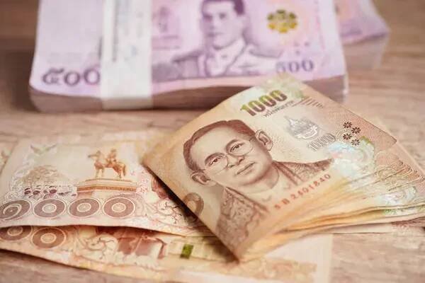 Thajské peníze na baht bankovky, investiční ekonomika, účetnictví a bankovnictví. — Stock obrázek