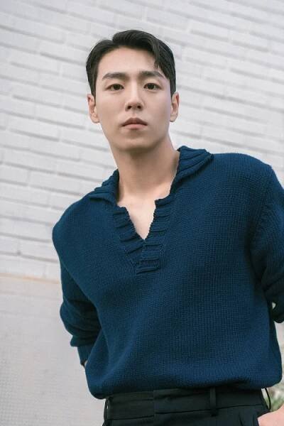 Lee Hyun-Woo-1993-p01.jpeg